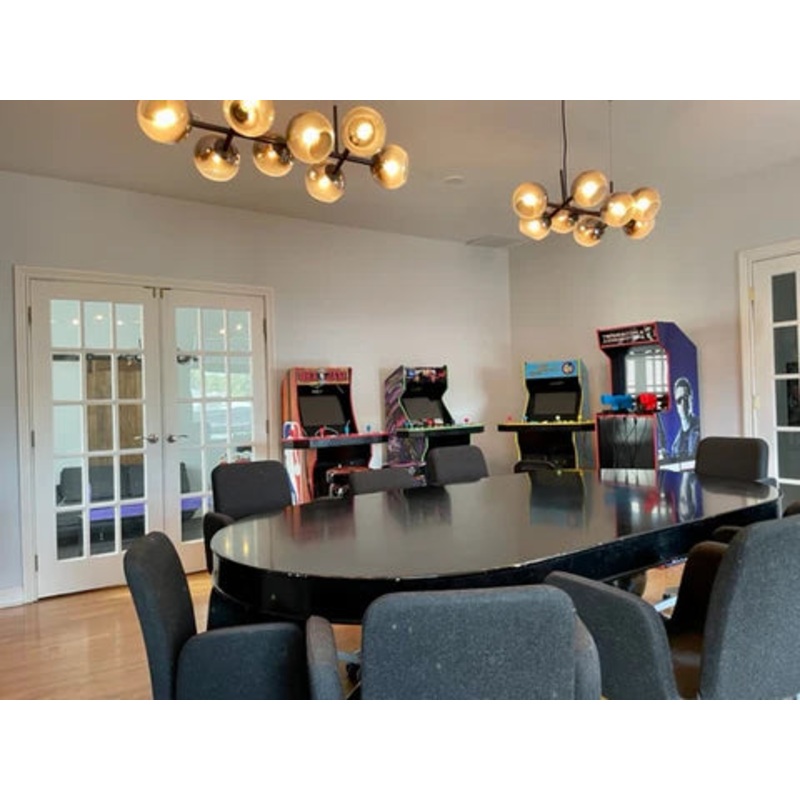 Hourly Room Rental: The Party Suite (Mon-Thu)
